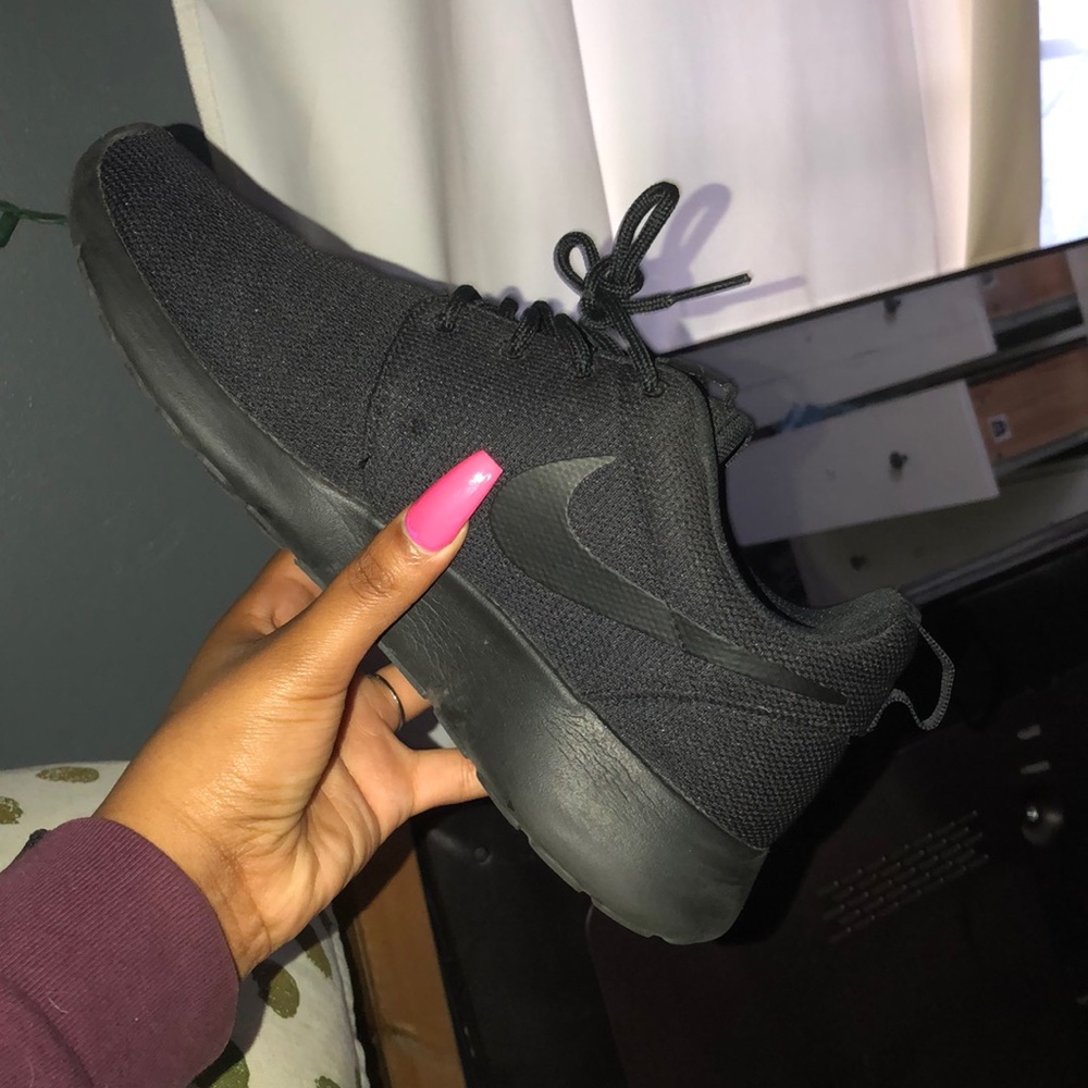 Black nike